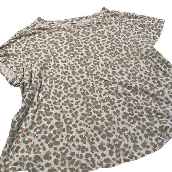 Old Navy leopard print t shirt in excellent condition see oics - Picture 1 of 2